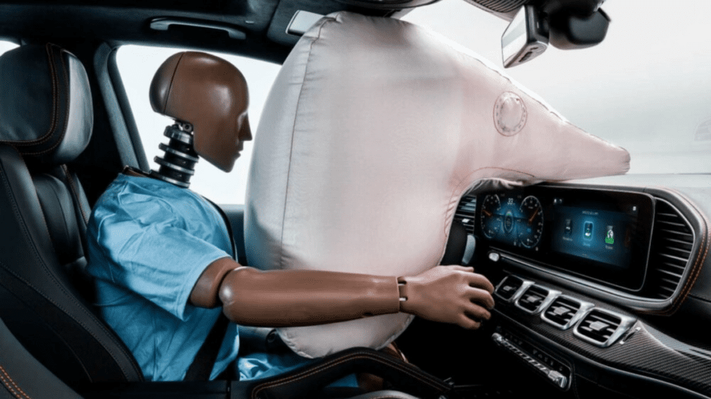 Demonstração do Airbag ativado em caso de acionamento do sistema.